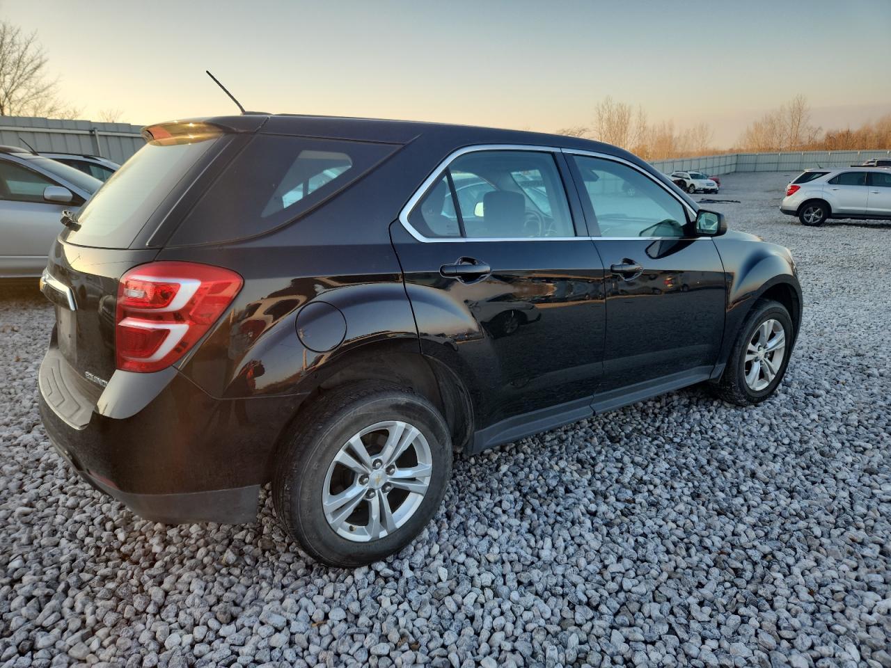 2016 Chevrolet Equinox Ls - Фото 3