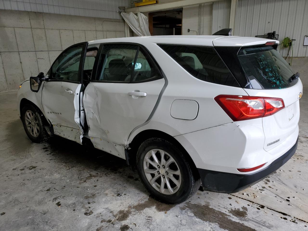2021 Chevrolet Equinox Ls - Фото 2