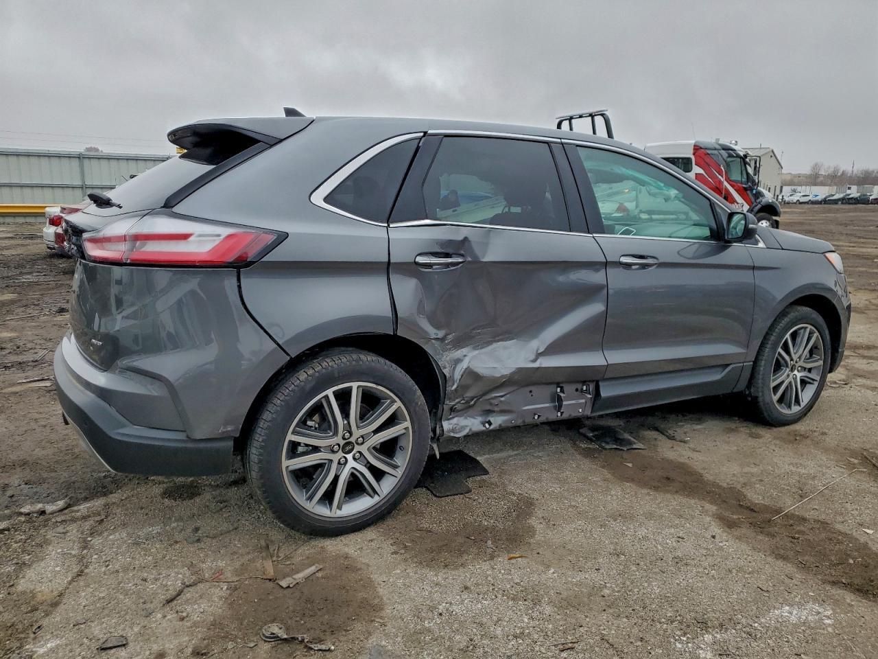 2024 Ford Edge Titanium - Image 3