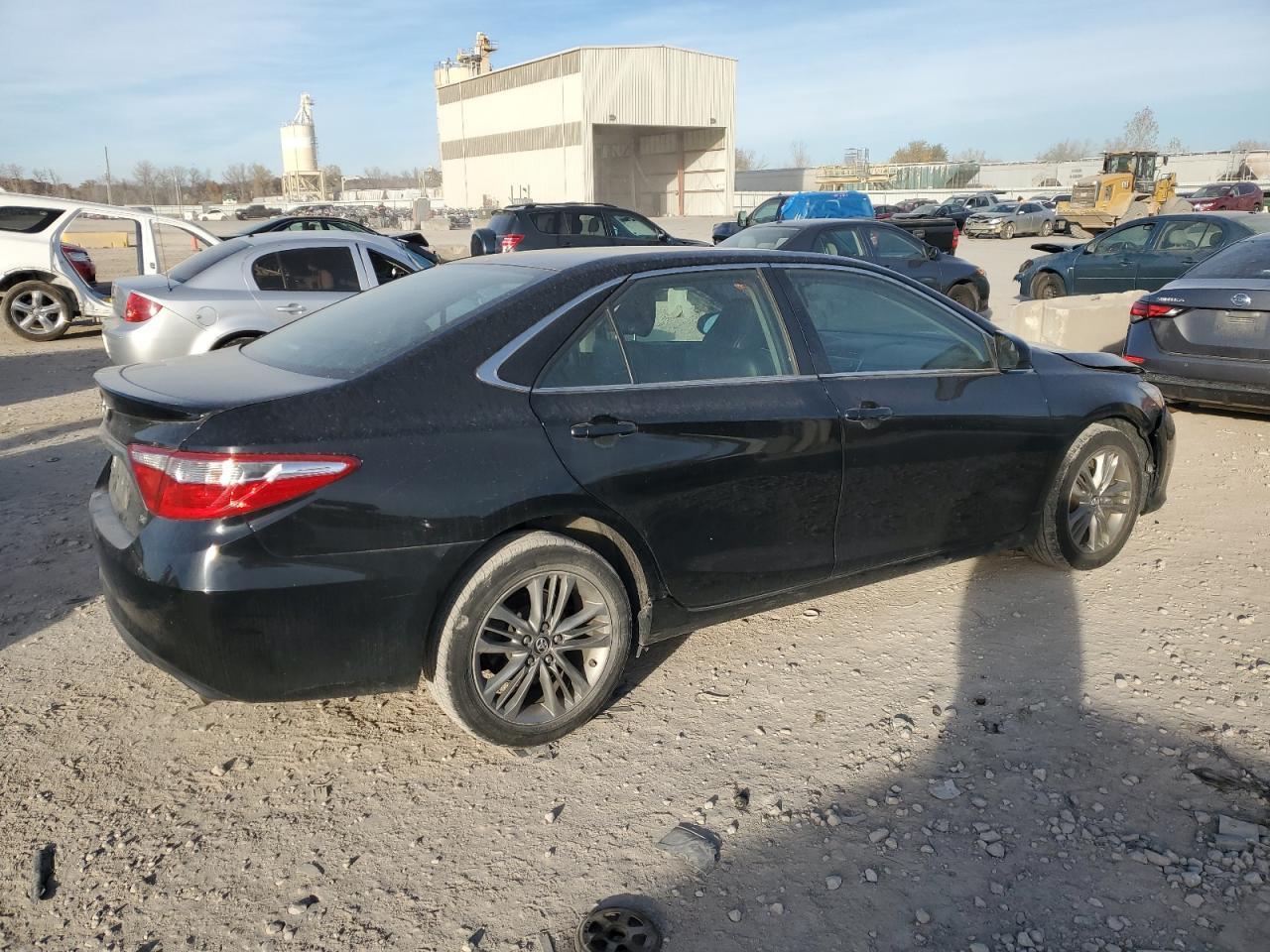 2017 Toyota Camry Le - Фото 3