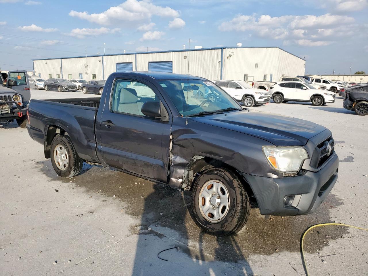 2014 Toyota Tacoma - Image 4