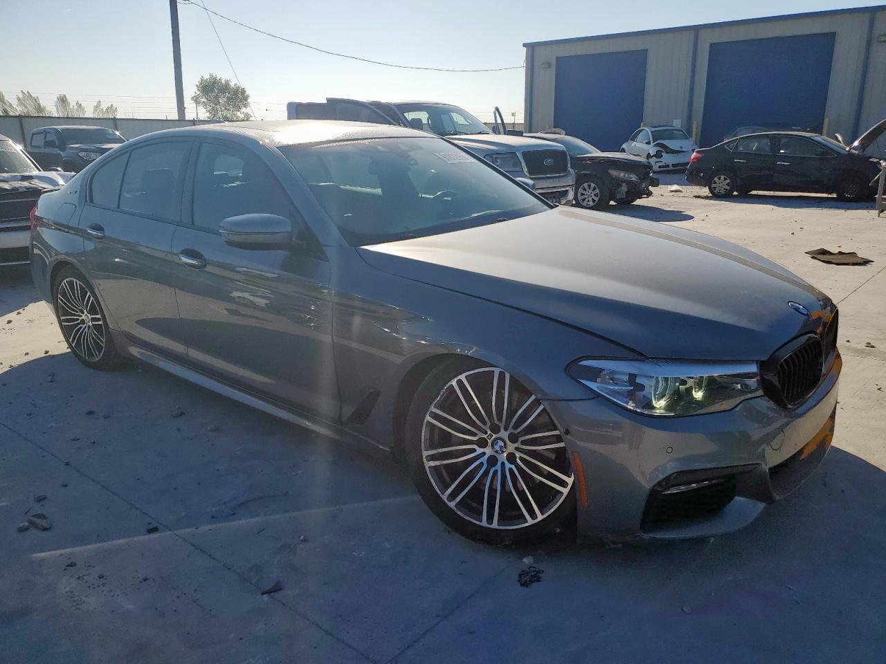 2018 BMW 530E - Фото 4