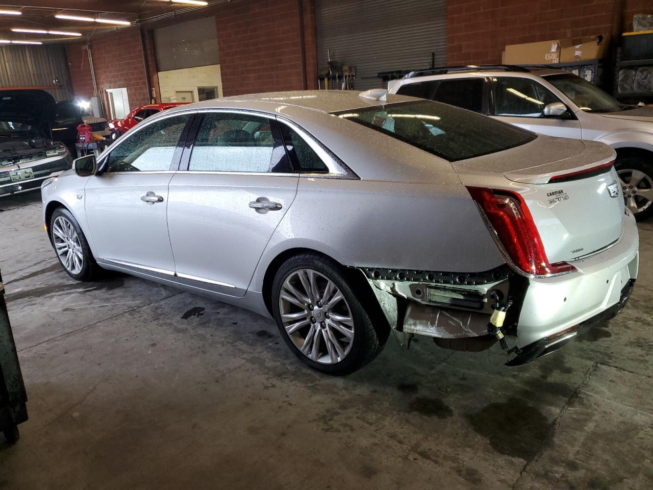 2018 Cadillac Xts Luxury - Image 2