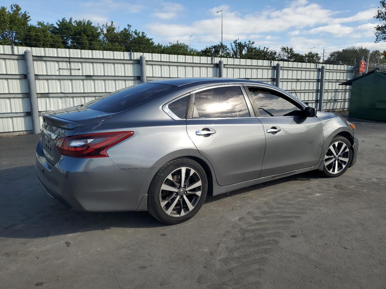 2017 Nissan Altima 2.5 - Фото 3