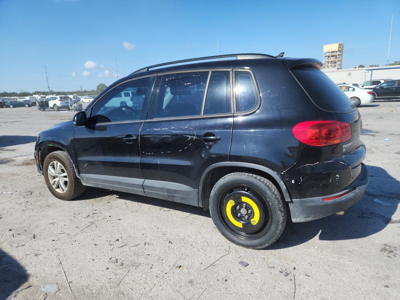 2017 Volkswagen Tiguan S - Фото 2