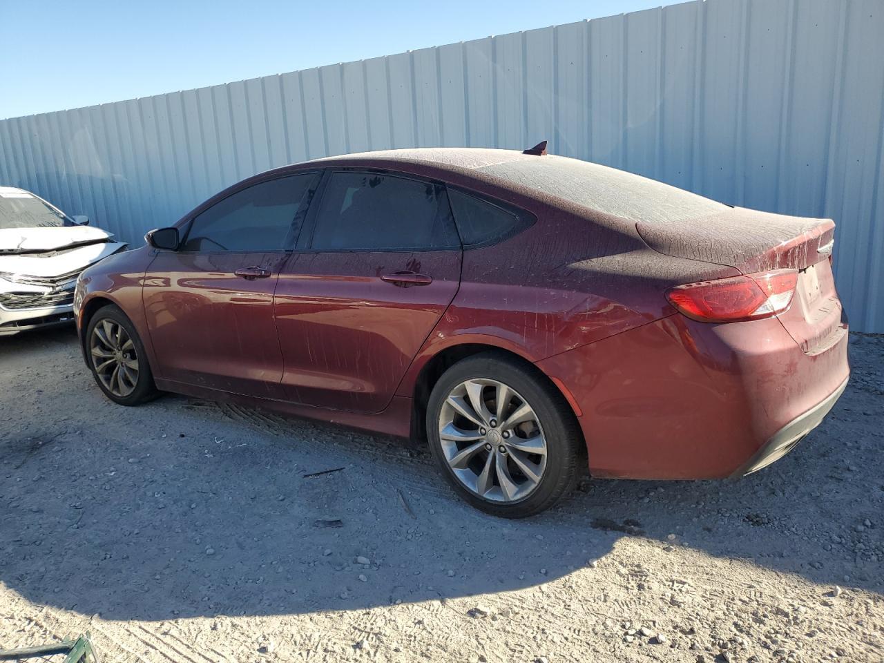 2015 Chrysler 200 S - Фото 2
