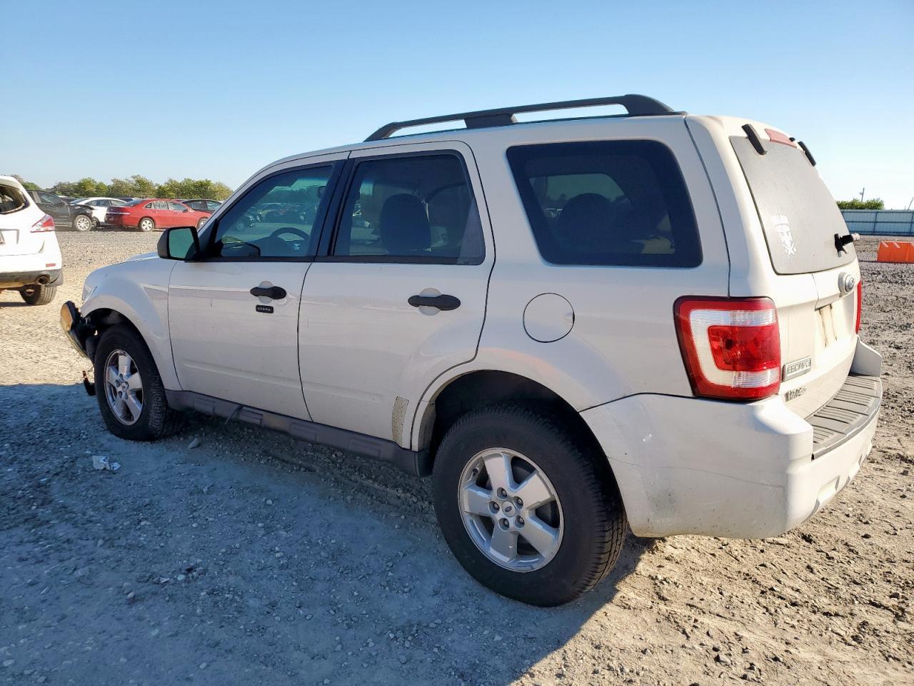 2009 Ford Escape Xlt - Image 2
