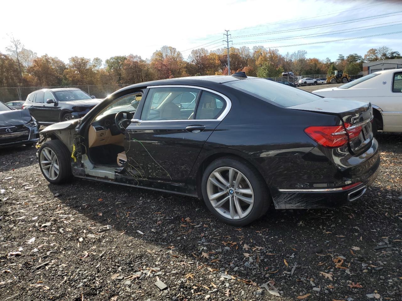 2016 BMW 750 Xi - Image 2