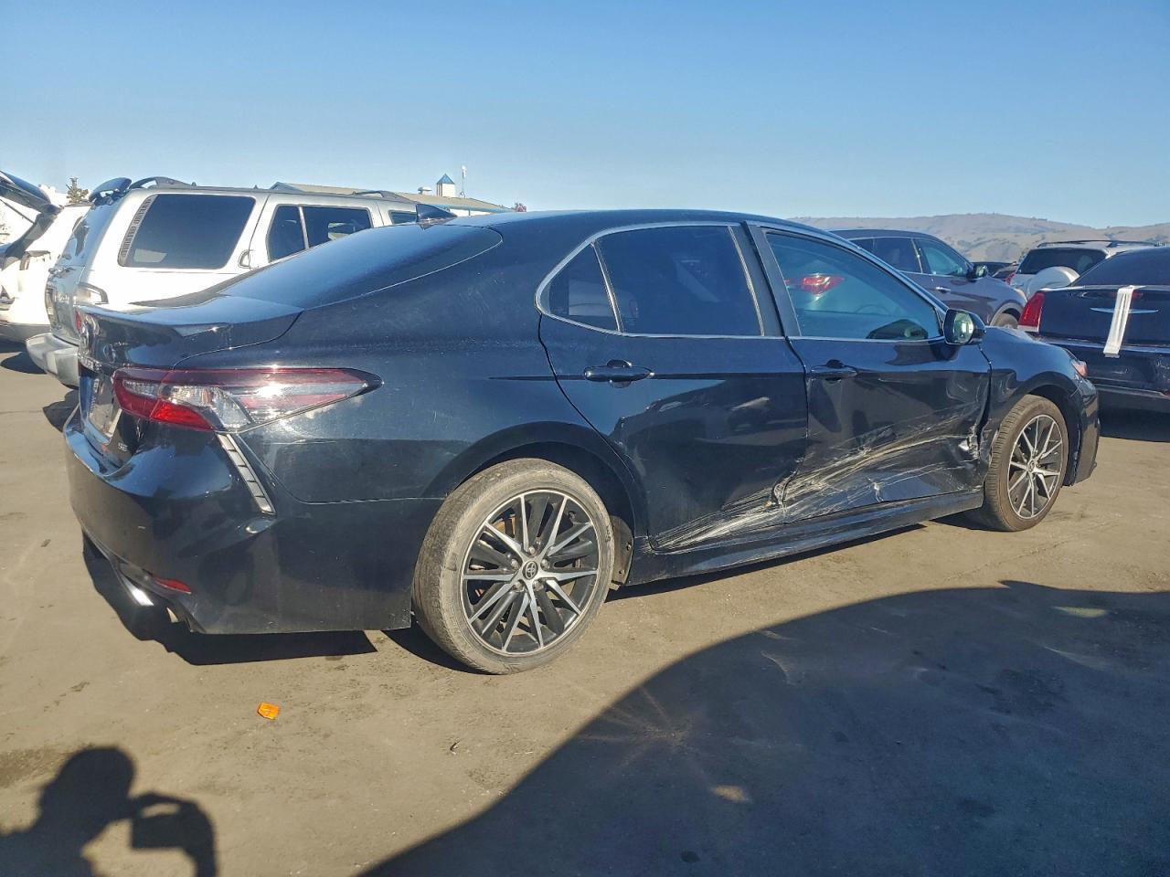 2021 Toyota Camry Se - Image 3