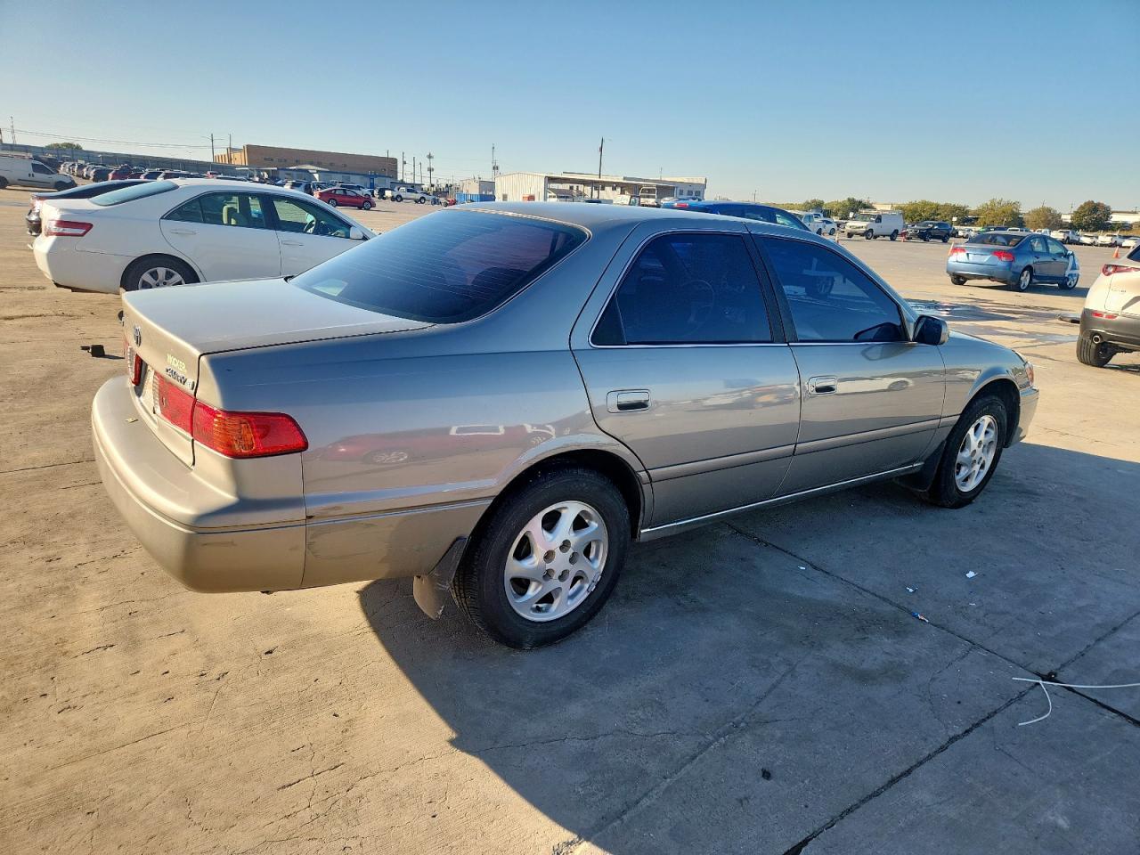 2000 Toyota Camry Ce - Фото 3