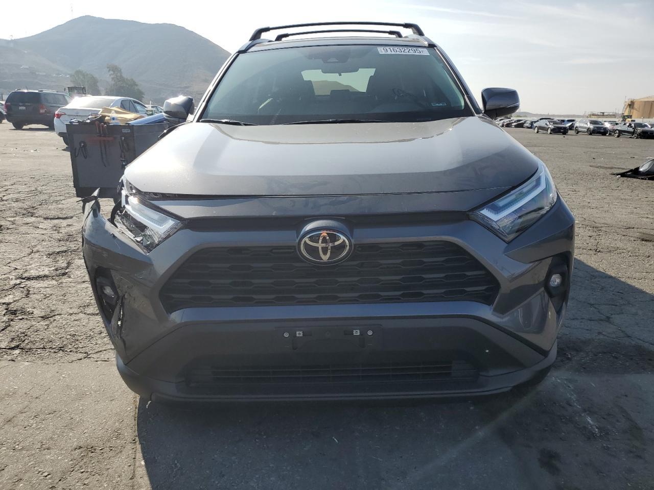 2025 Toyota Rav4 Xle Premium - Image 5