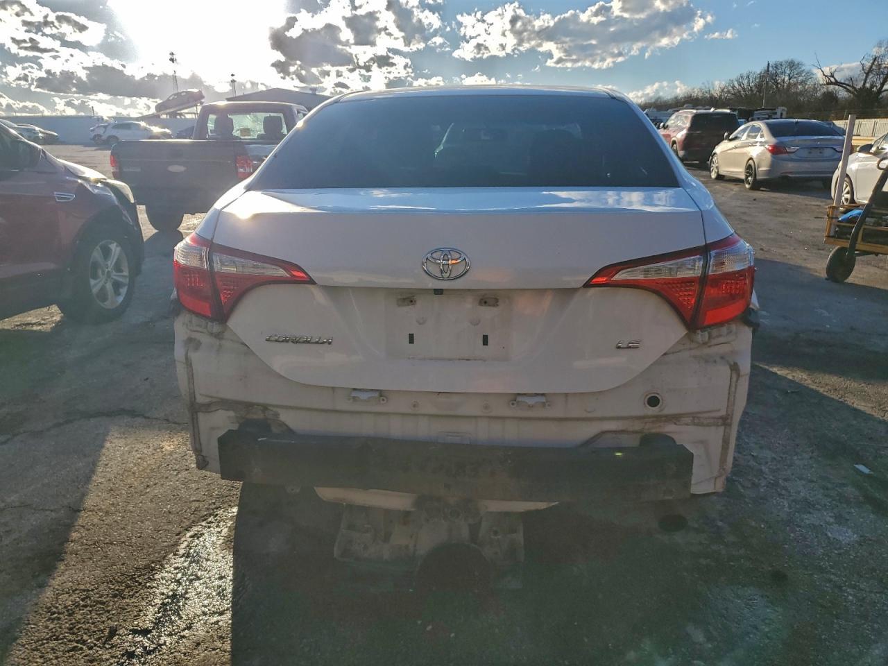 2015 Toyota Corolla L - Фото 6