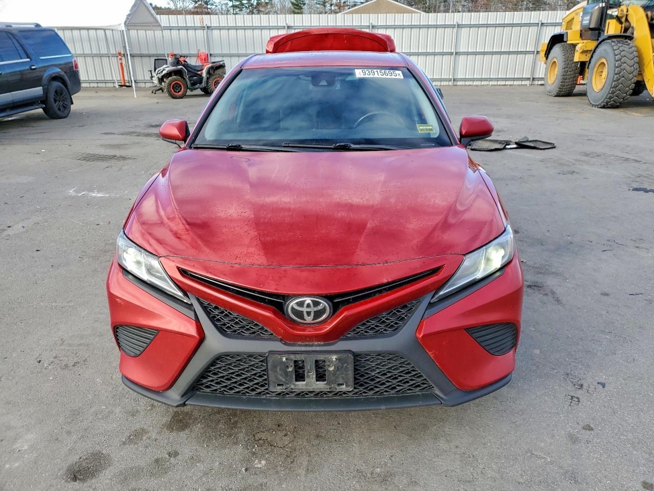 2020 Toyota Camry Se - Фото 5