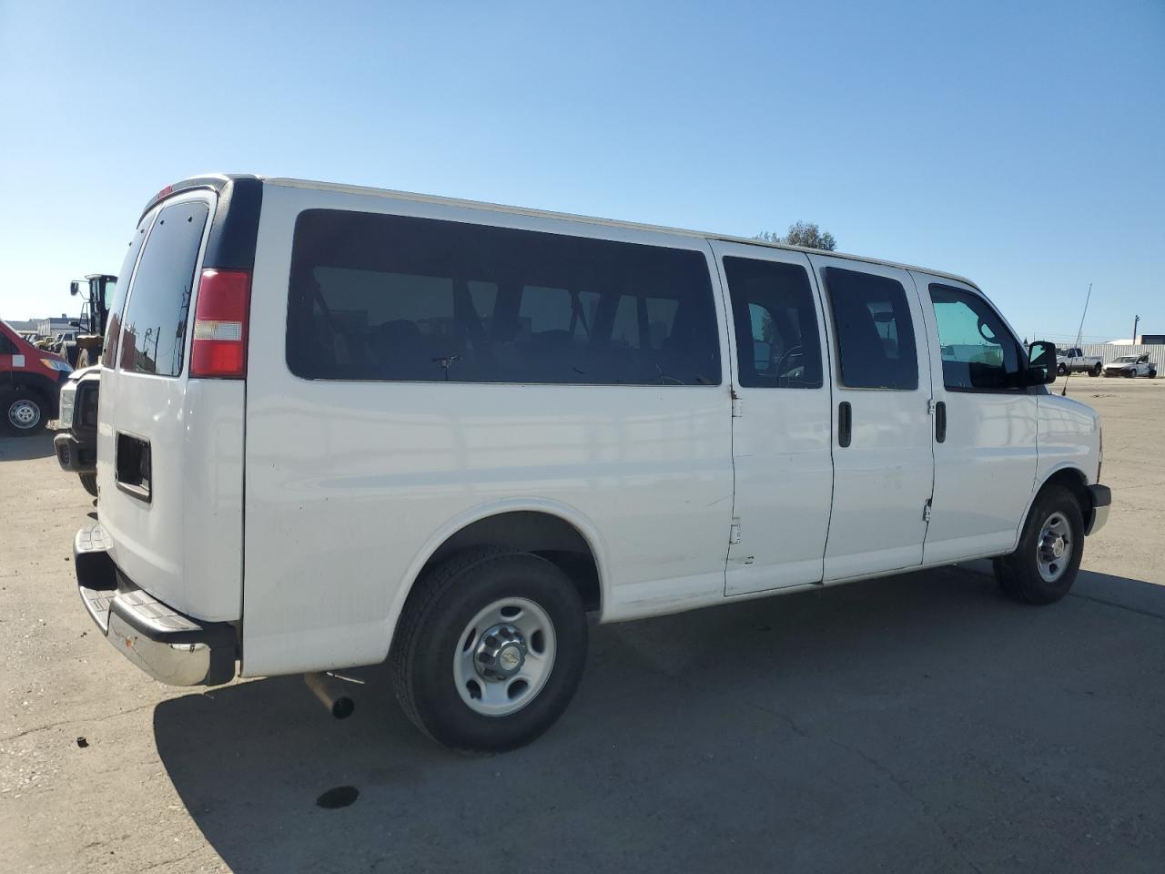 2011 Chevrolet Express G3500 Lt - Фото 3