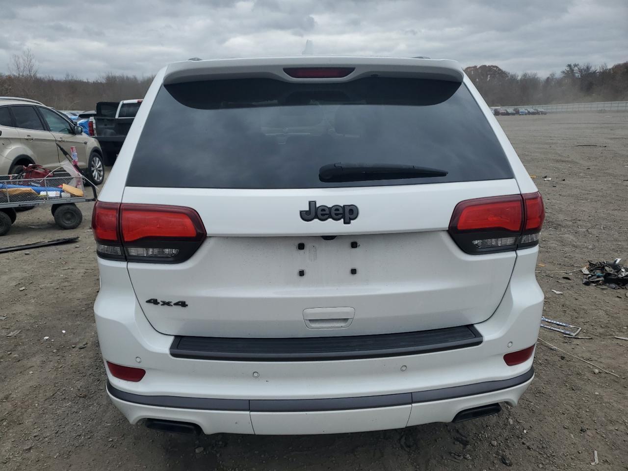 2018 Jeep Grand Cherokee Overland - Image 6