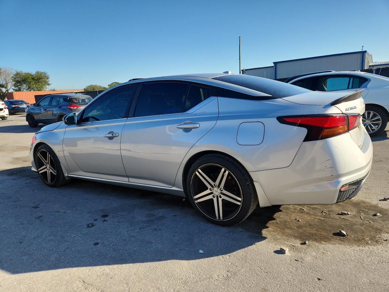 2019 Nissan Altima Sr - Image 2