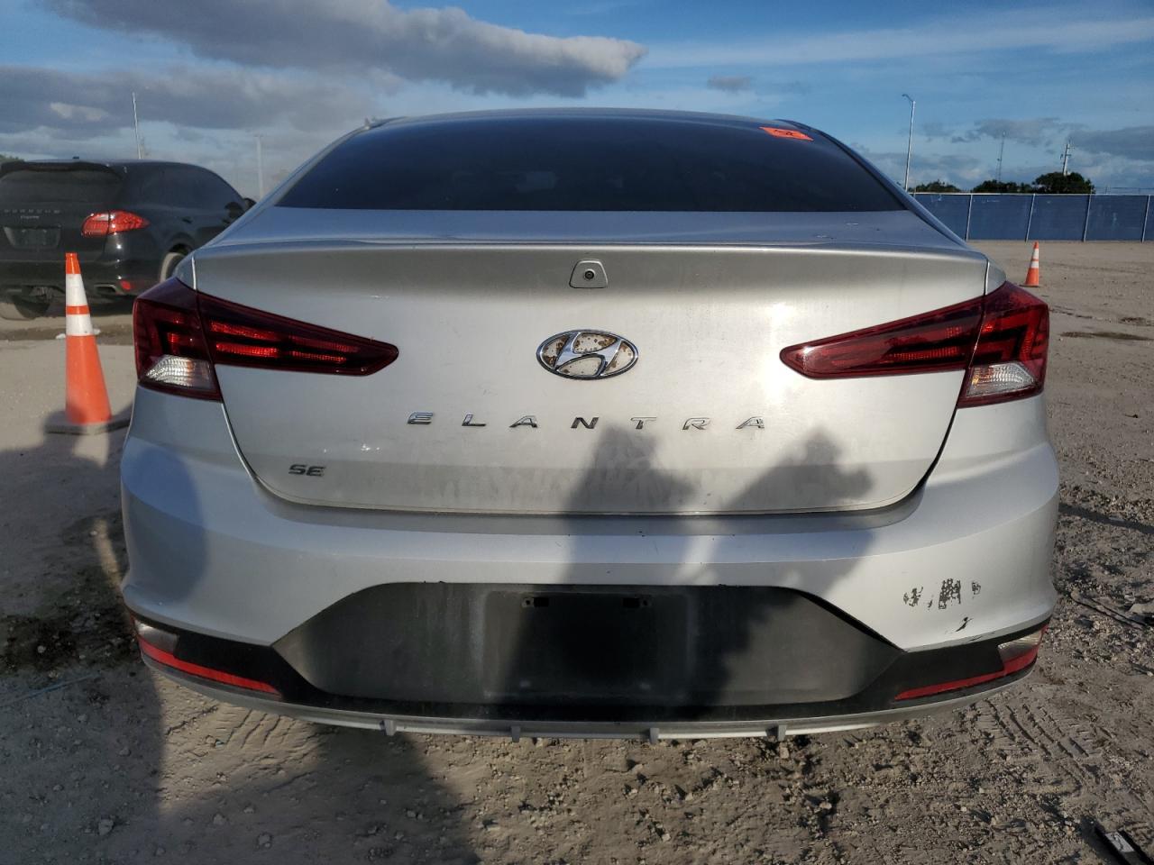 2019 Hyundai Elantra Se - Фото 6