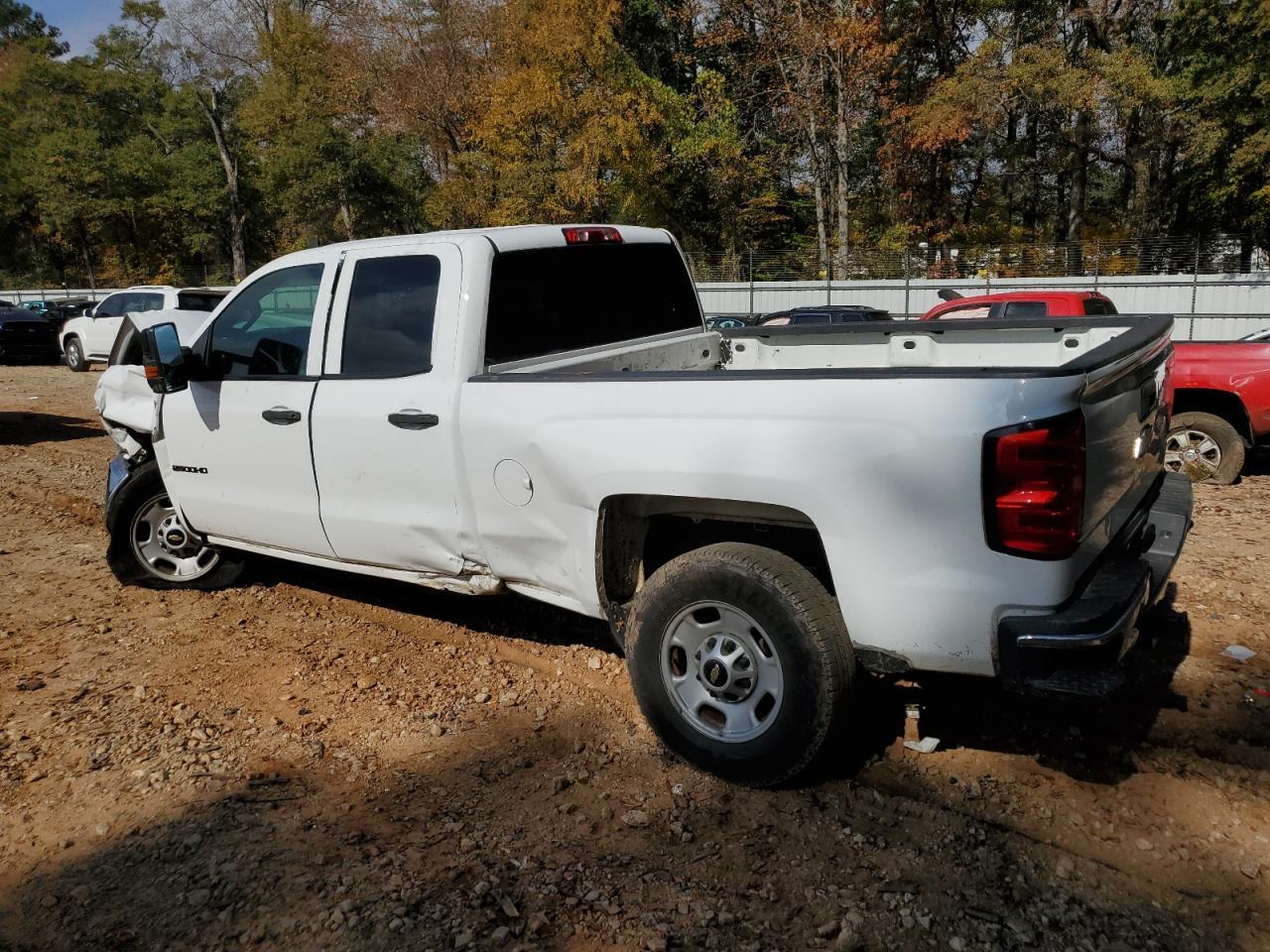 2015 Chevrolet Silverado C2500 Heavy Duty - Фото 2