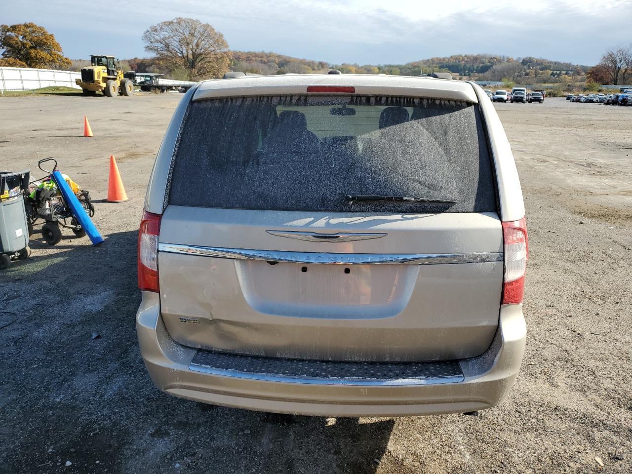 2015 Chrysler Town & Country Touring - Фото 6