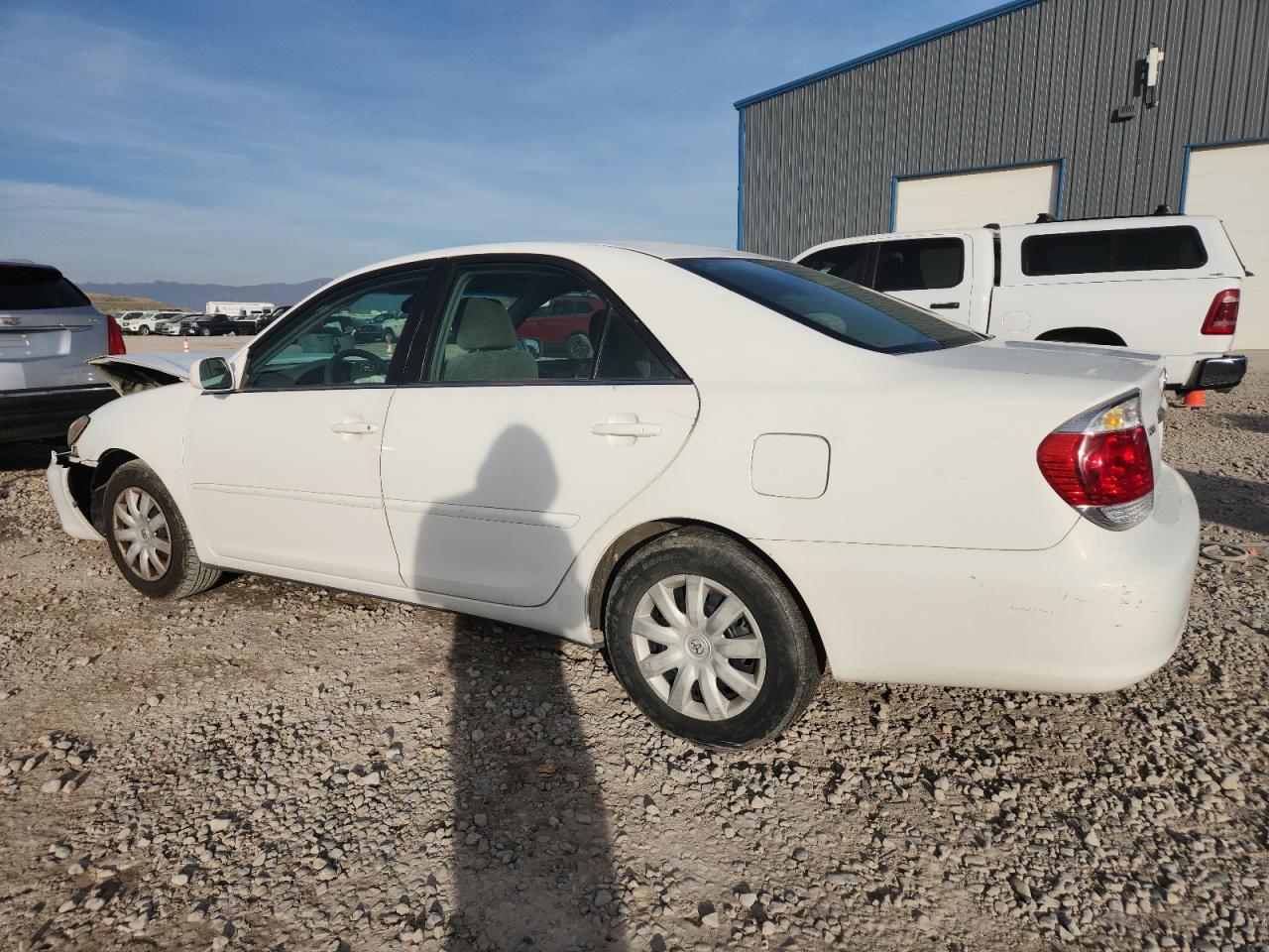 2005 Toyota Camry Le - Image 2