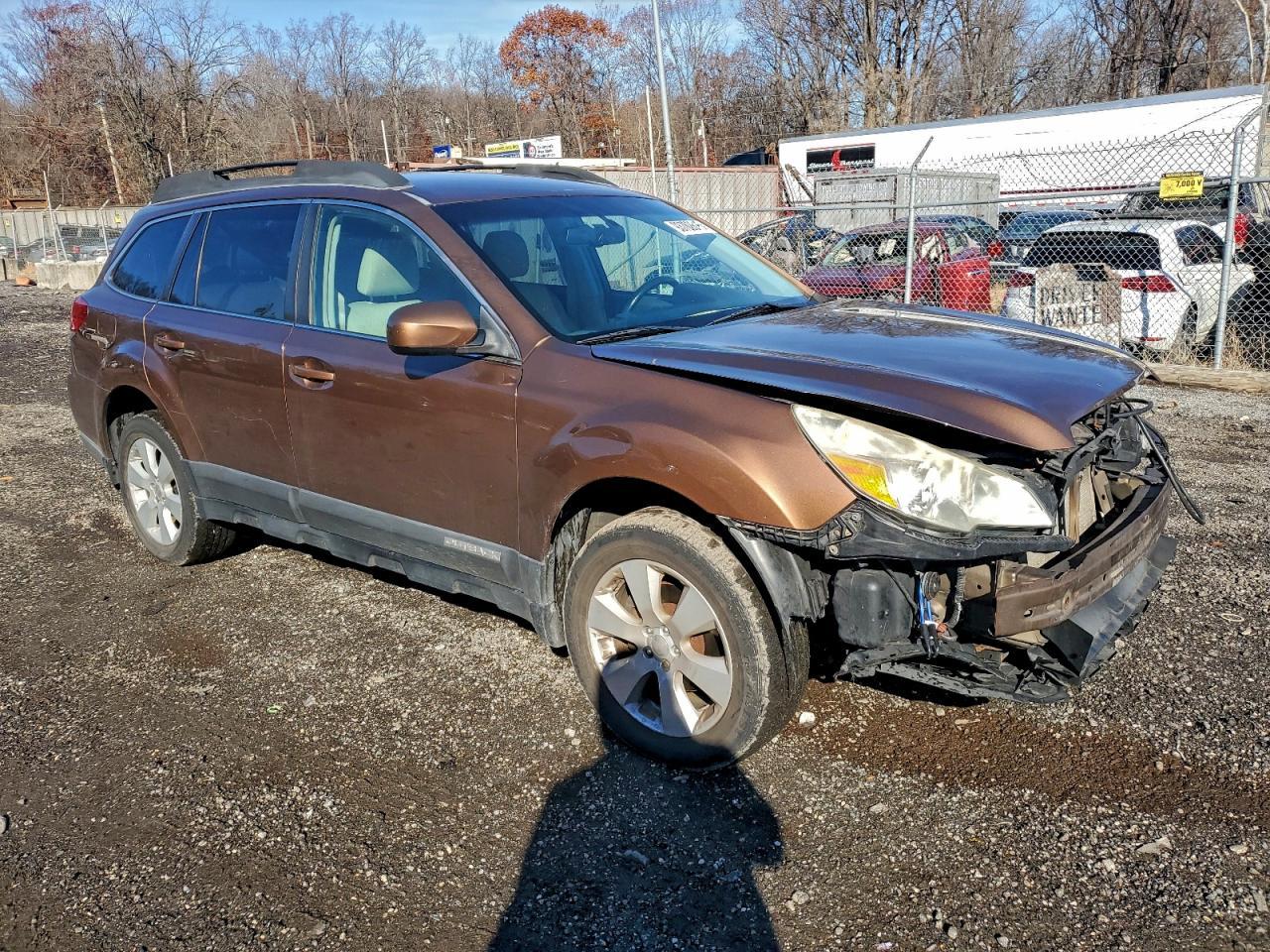 2011 Subaru Outback 2.5I Premium - Image 4