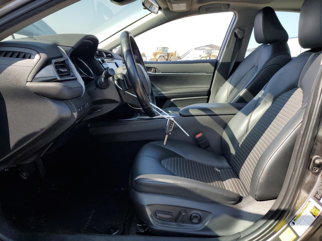 2020 Toyota Camry Se - Image 7