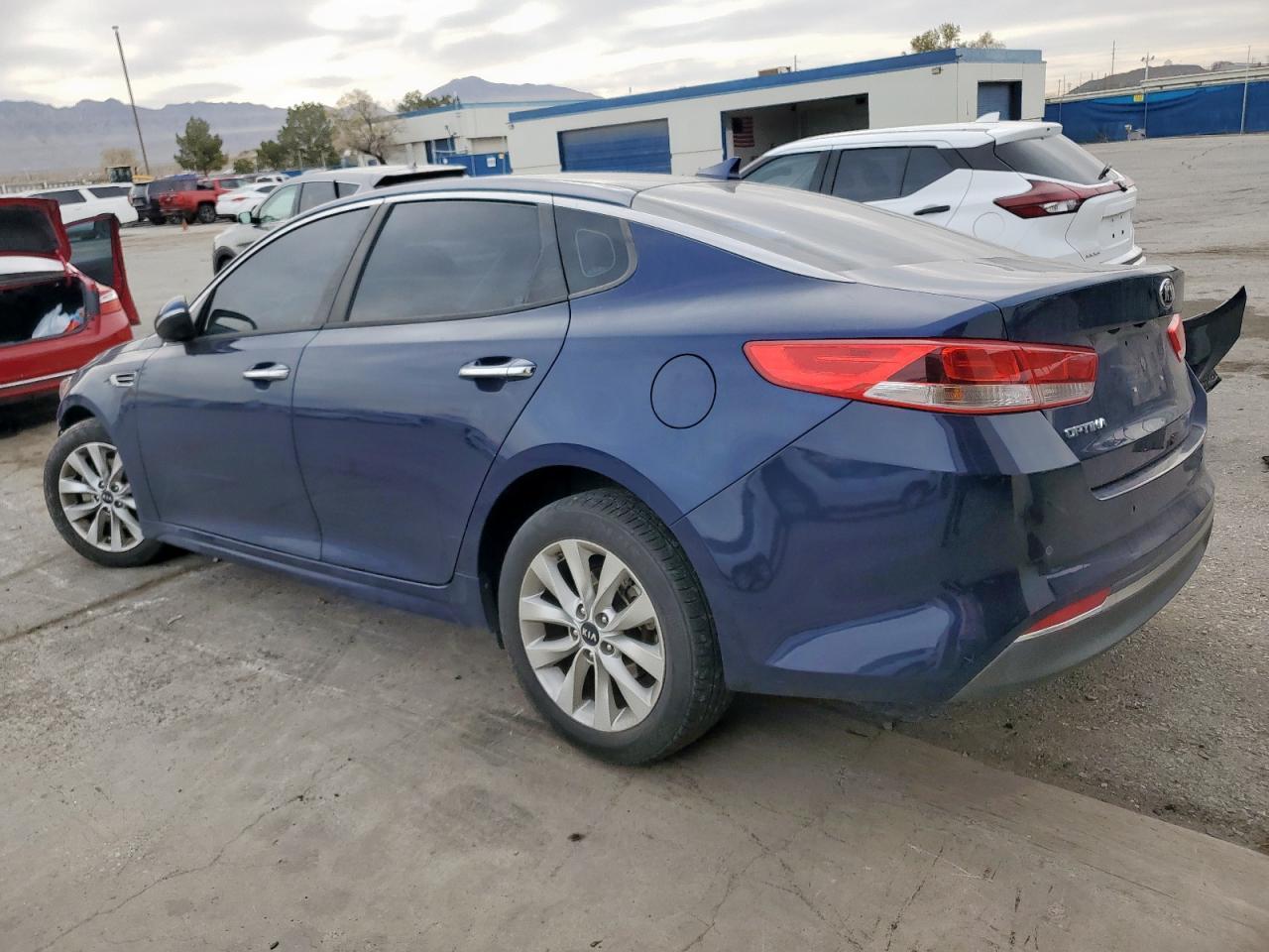2018 Kia Optima Lx - Фото 2
