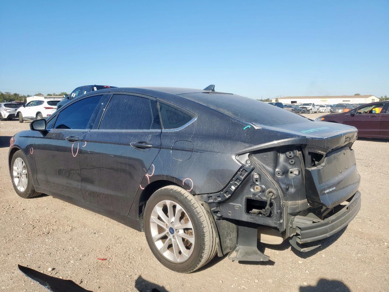 2020 Ford Fusion Se - Image 2