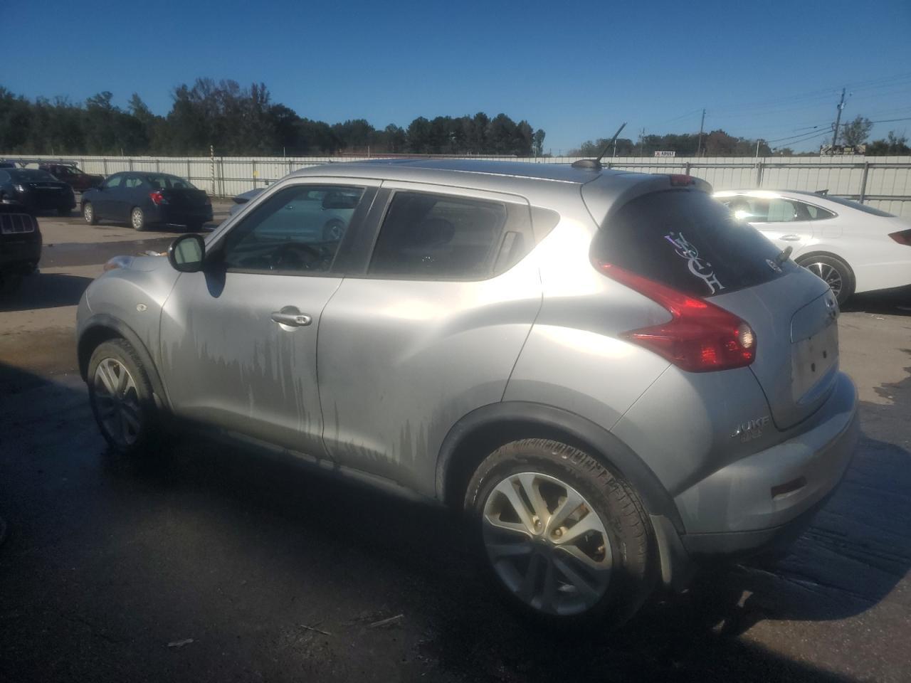 2011 Nissan Juke S - Фото 2