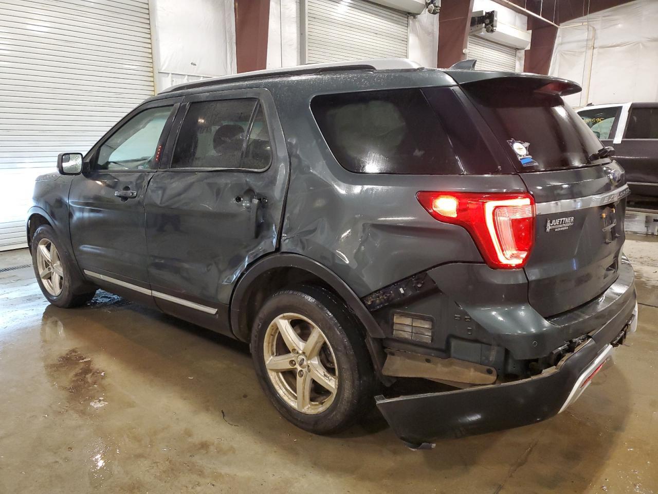 2016 Ford Explorer Xlt - Фото 2