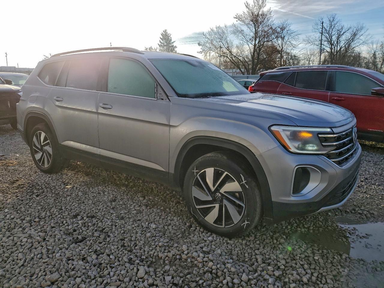 2025 Volkswagen Atlas 2.0T Se Technology - Image 4