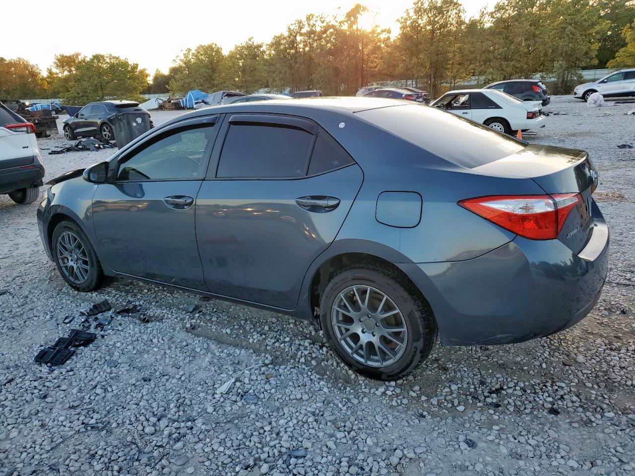 2016 Toyota Corolla L - Фото 2