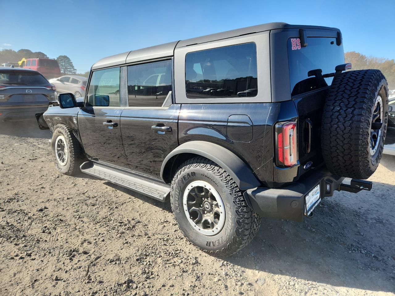 2025 Ford Bronco Outer Banks - Image 2