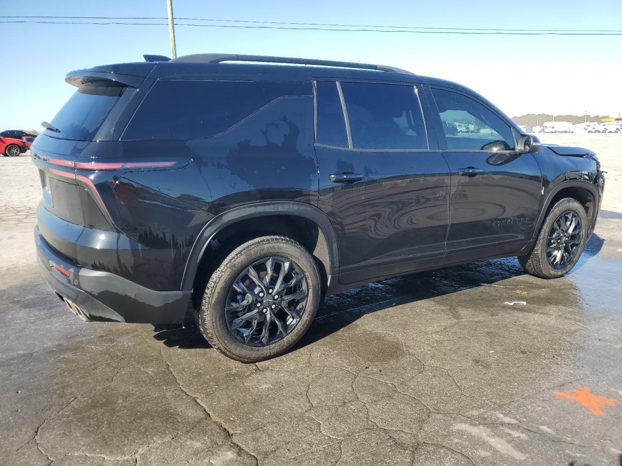2025 Chevrolet Traverse Lt - Image 3