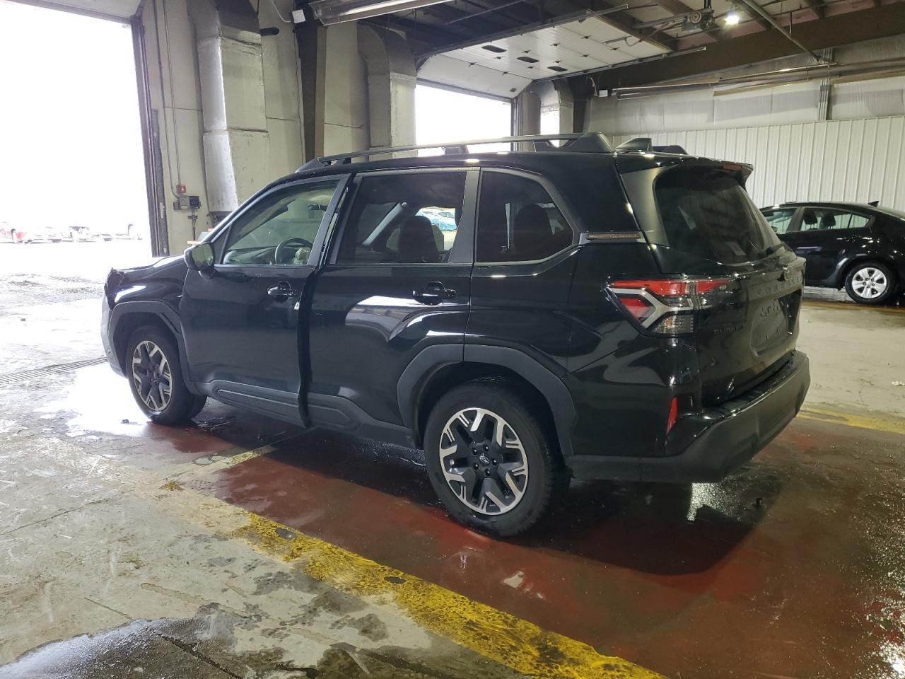 2025 Subaru Forester Premium - Фото 2