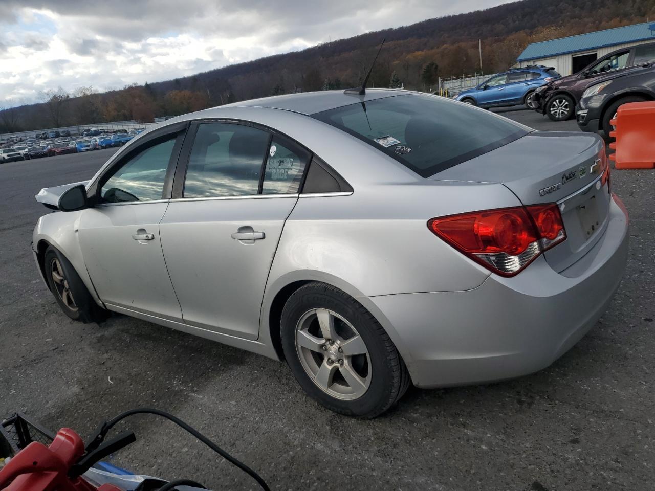 2013 Chevrolet Cruze Lt - Image 2