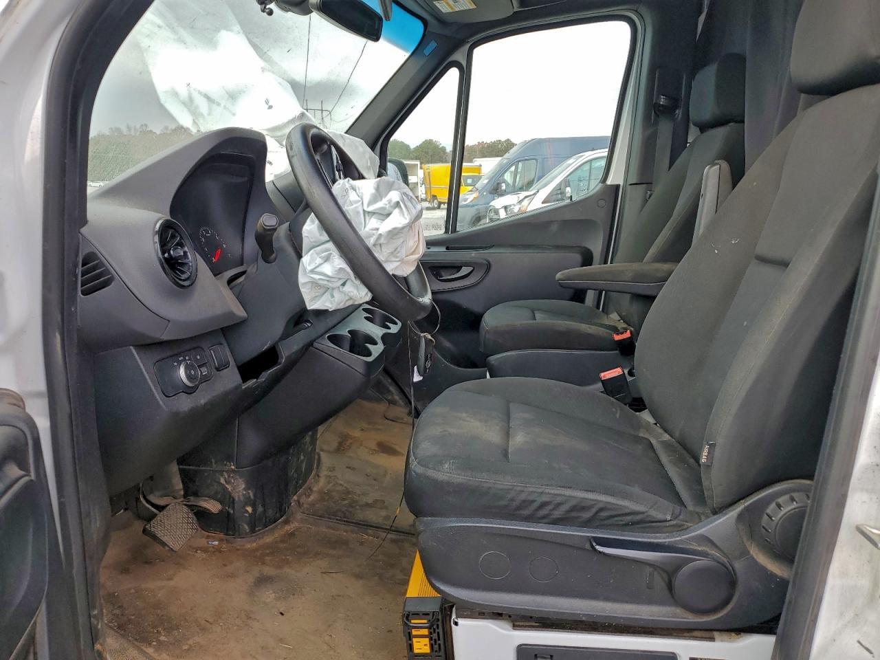 2021 Mercedes Benz Sprinter 2 Utility / Service Van - Image 7