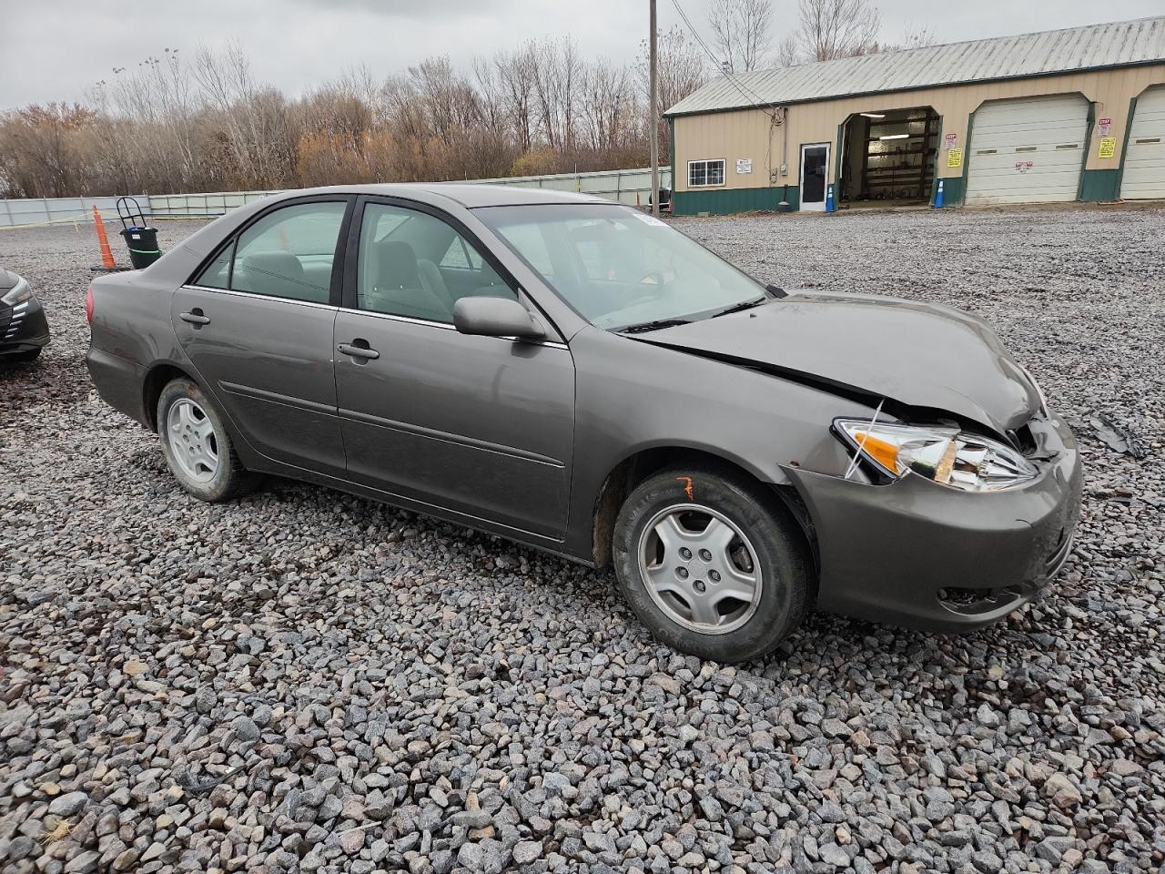 2002 Toyota Camry Le - Фото 4