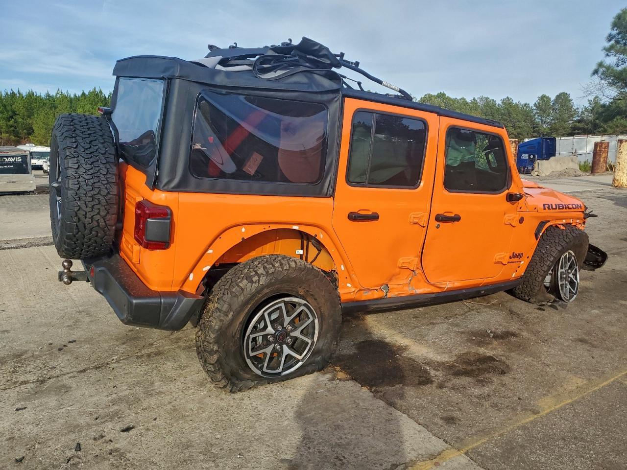2025 Jeep Wrangler Rubicon - Фото 3