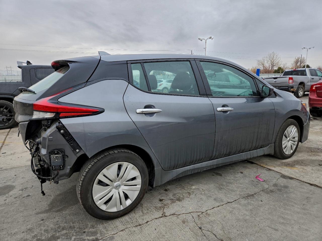 2025 Nissan Leaf S - Фото 3