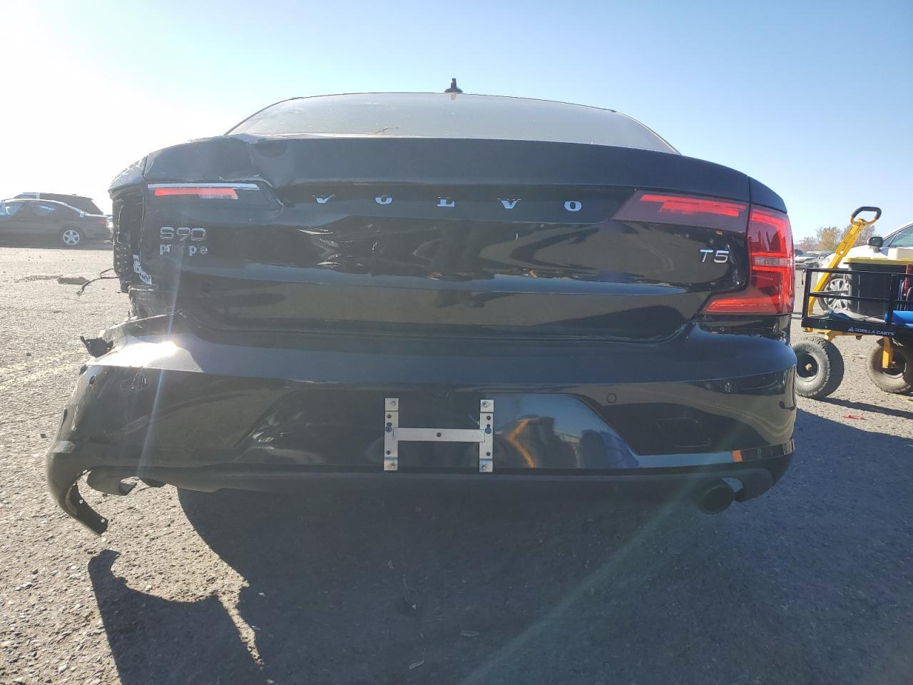 2018 Volvo S90 T5 Momentum - Фото 6