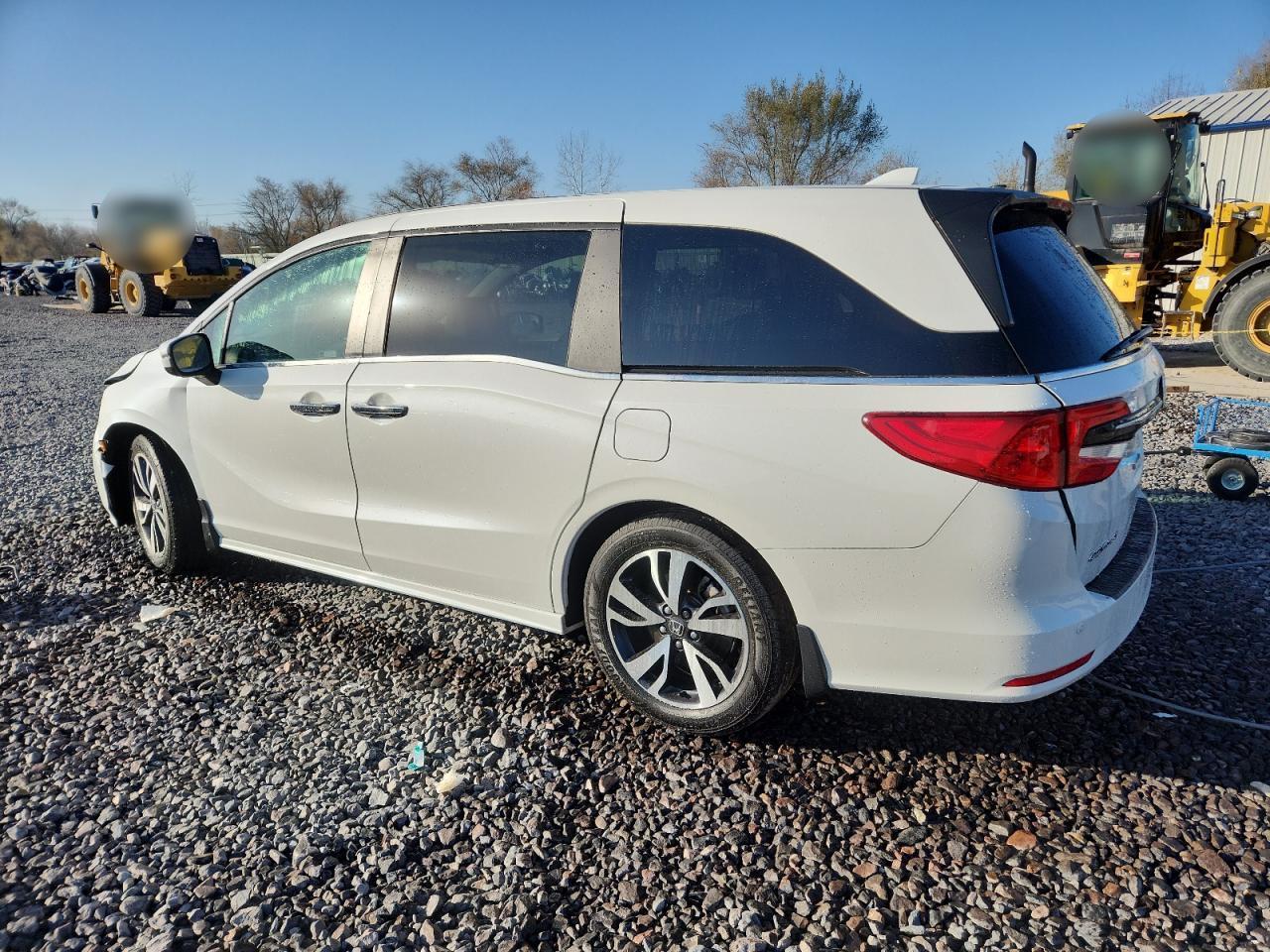 2021 Honda Odyssey Touring - Фото 2