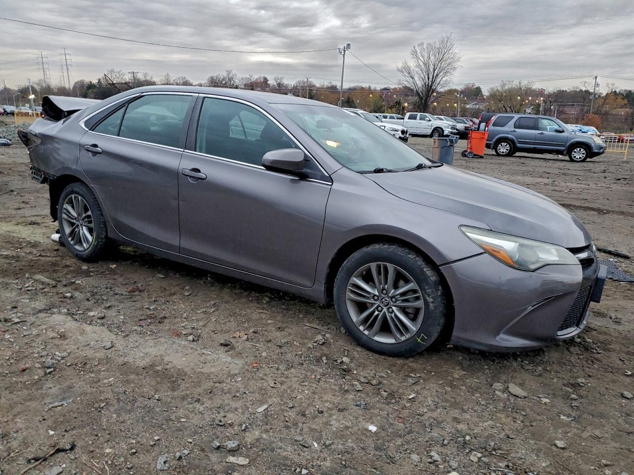 2015 Toyota Camry Le - Image 4