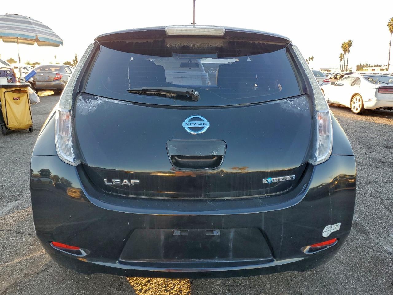 2013 Nissan Leaf S - Image 6