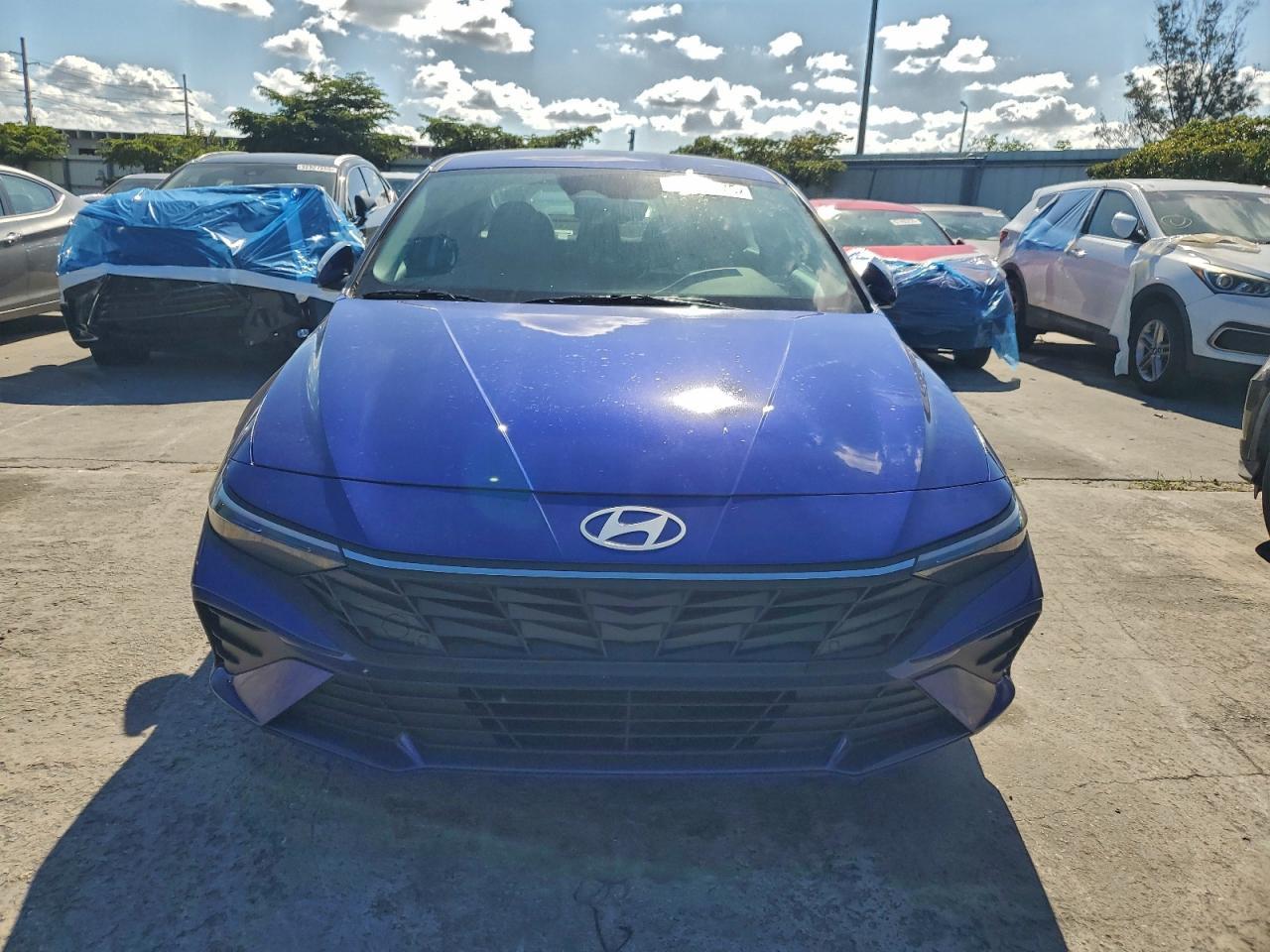 2025 Hyundai Elantra Se - Image 5