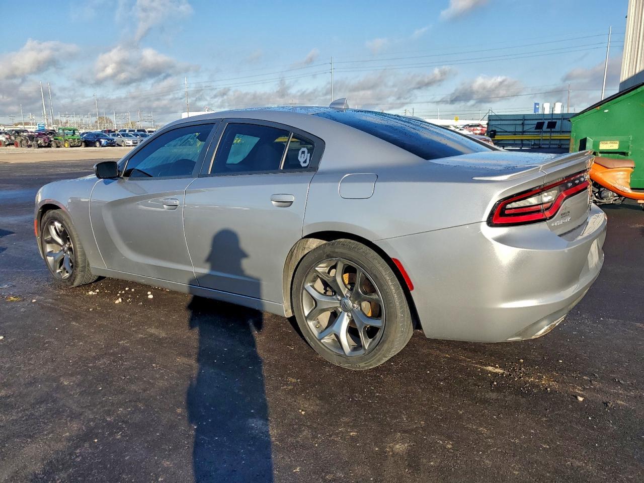 2017 Dodge Charger Sxt - Image 2