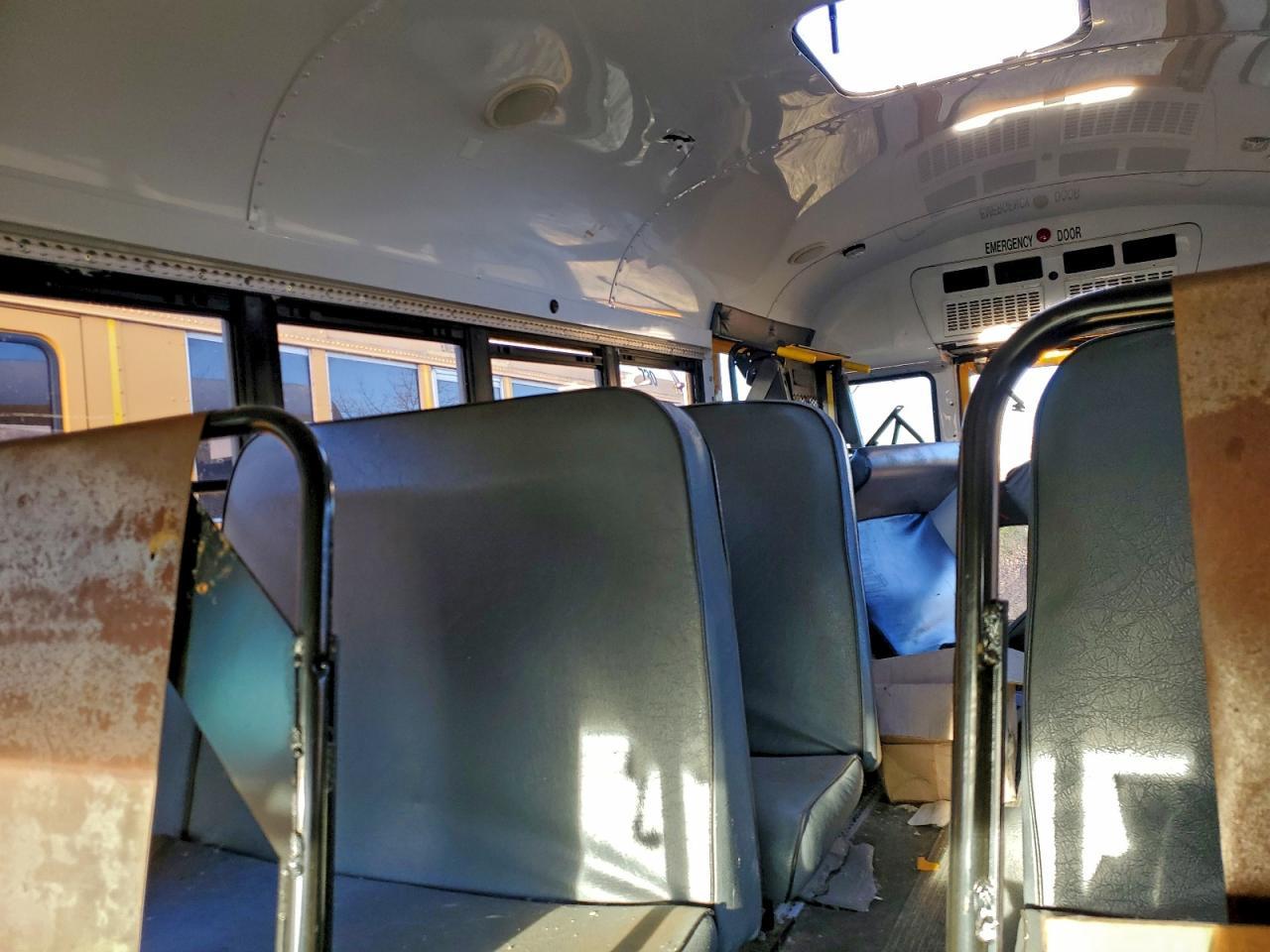 2011 Chevrolet Express G4 - School Bus - Фото 6