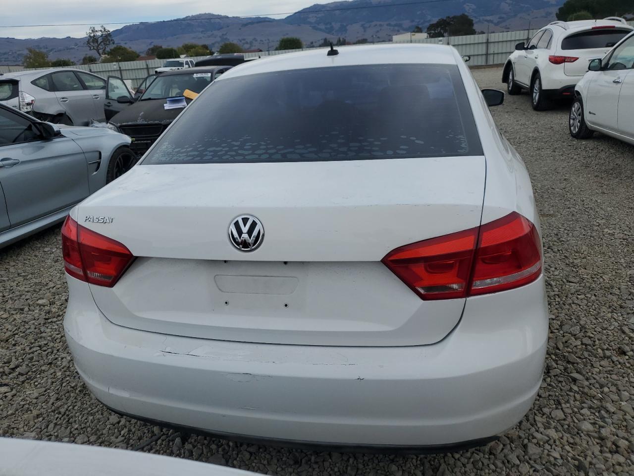 2013 Volkswagen Passat S - Фото 6