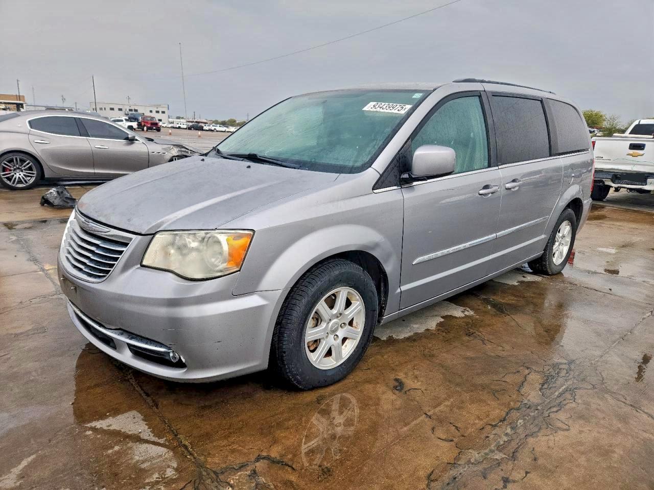 2013 Chrysler Town & Country Touring