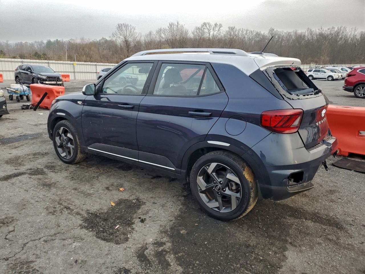 2023 Hyundai Venue Limited - Фото 2